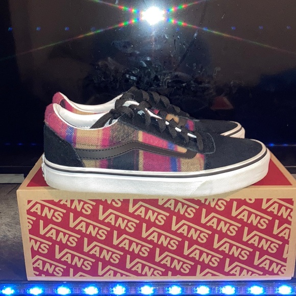 Vans - Picture 2 of 3